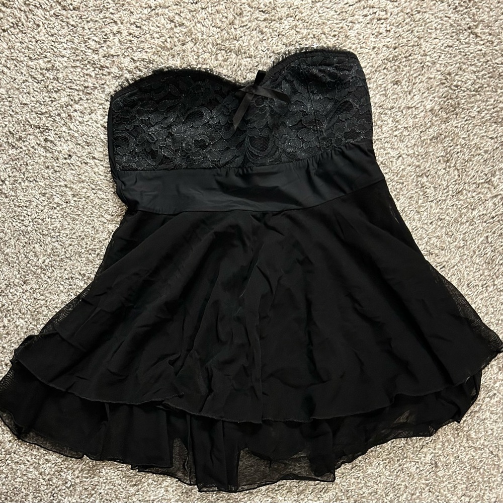 Chic Black Lace Strapless Chemise